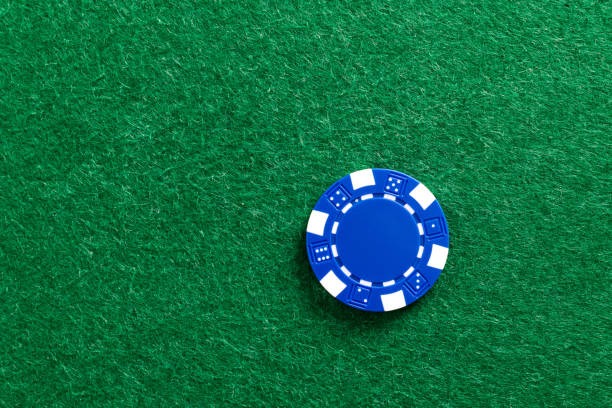 arenavip mobile app showing live casino lobby with dealer video and betting interface